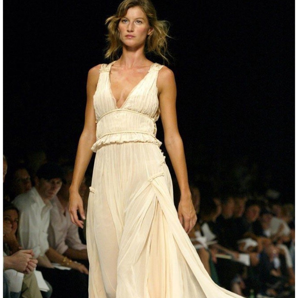 ISO Marc Jacob’s 2004 dress size 2 or 4